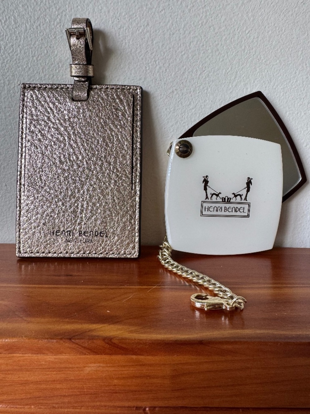 Henri Bendel New York Compact Mirror + Gold Luggage Tag Set